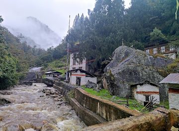 bhutan/tashiyangtse/attraction/dechen-phodrang