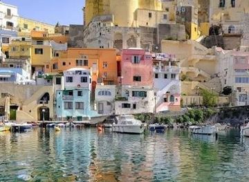italy/pompeii/attraction/procida