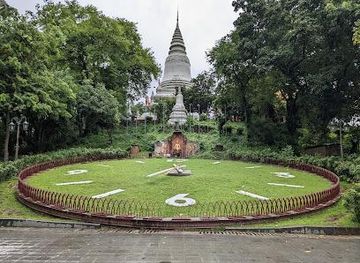 cambodia/phnom-penh/attraction/the-giant-clock-of-phnom-penh