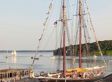 canada/atlantic-canada/attraction/bluenose-ii-ship
