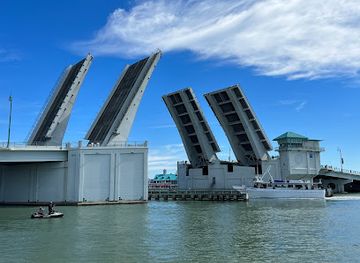 florida/st-petersburg/attraction/john-s-pass-village-boardwalk