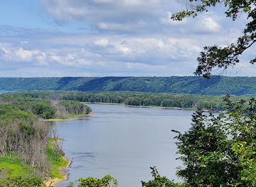iowa/great-river-road/attraction/mississippi-river-scenic-overlook