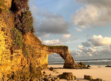 indonesia/east-nusa-tenggara/attraction/mbawana-beach