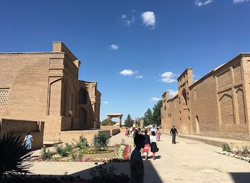 afghanistan/ghor/attraction/sultan-saodat-mausoleum