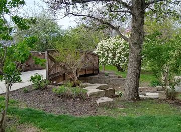 iowa/newton/attraction/newton-arboretum-botanical-gardens