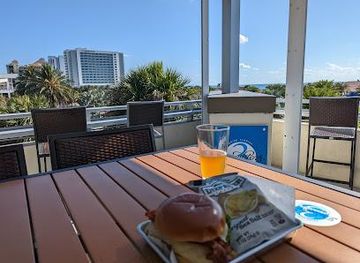 florida/clearwater/attraction/3-daughters-brewing-clearwater-beach