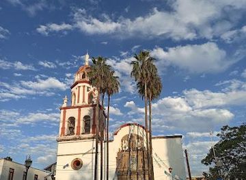 mexico/guadalajara/attraction/parroquia-san-pedro-apostol