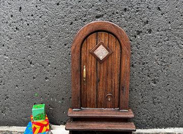australia/brisbane/attraction/wooden-tiny-door