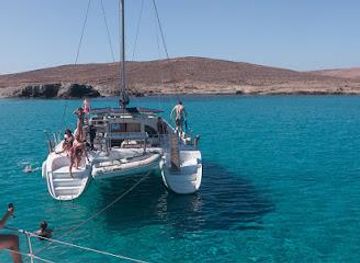 greece/naxos/attraction/mykonos-cruises-yacht-sailing-tours-mykonos-catamaran-dolphin-navigation