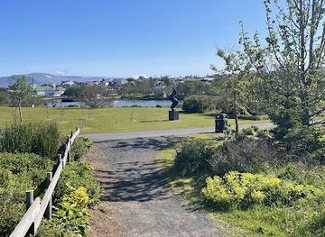 iceland/kopavogur/attraction/hljomskalagarourinn