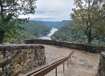 west-virginia/bluefield/attraction/almost-heaven-swing