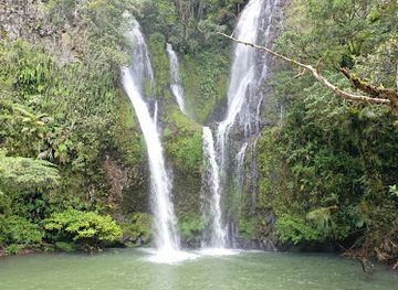 indonesia/tana-toraja/attraction/talondo-tallu-waterfall