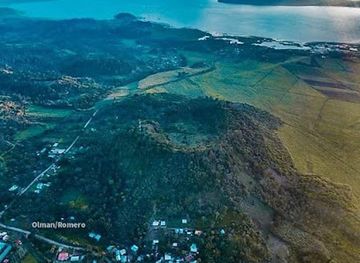 honduras/santa-barbara-region/attraction/crater-b-a-b-i-l-o-n-i-a