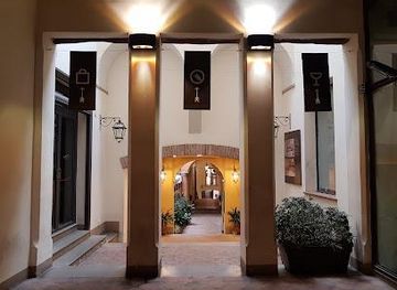 italy/emilia-romagna/attraction/corte-isolani