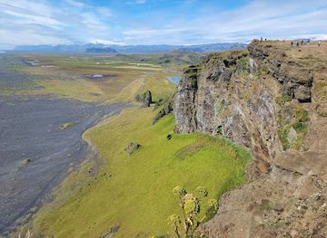 iceland/laugavegur-trail/attraction/dyrholaey-lighthouse