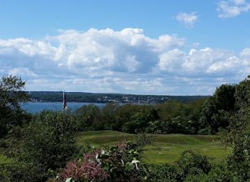 rhode-island/burlingame-state-park/attraction/conanicut-battery-historic-park