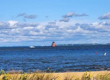 maryland/sandy-point-state-park/attraction/sandy-point-shoal-light
