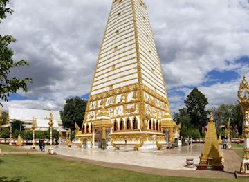 thailand/ubon-ratchathani/attraction/nong-bua-public-park