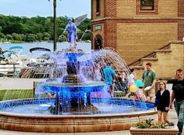 wisconsin/lake-geneva/attraction/driehaus-family-fountain