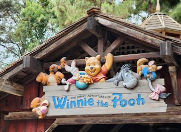 california/costa-mesa/attraction/the-many-adventures-of-winnie-the-pooh