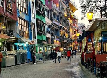 pakistan/lahore/attraction/food-st-fort-rd