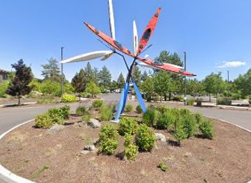 oregon/bend/attraction/kayak-artwork-at-riverbend-park-bend
