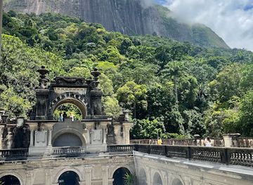 brazil/rio-de-janeiro/botafogo/attraction/grutas-parque-lage