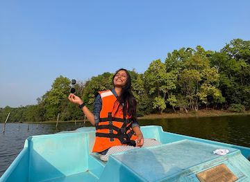 india/tripura/attraction/shipahijala-naukaghat