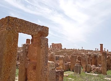 algeria/timgad-ruins/attraction/entrance-to-roman-ruins-site-teimgad
