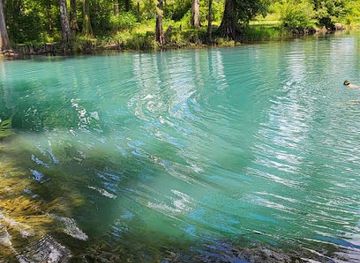 florida/florida-caverns-state-park/attraction/blue-hole-spring