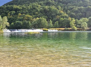 bosnia-and-herzegovina/una-national-park/attraction/waterfall-view-beach