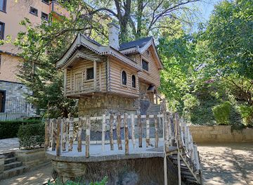bulgaria/pirin-mountains/attraction/the-house-of-baba-yaga