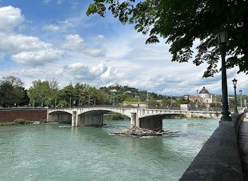italy/verona/attraction/ponte-garibaldi