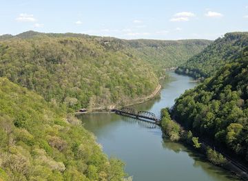 west-virginia/new-river-gorge-national-park-and-preserve/attraction/cliff-side-trail