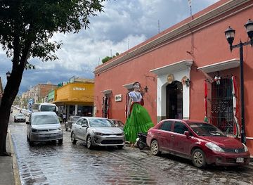 mexico/oaxaca/centro-historico/attraction/la-casa-de-las-artesanias-de-oaxaca