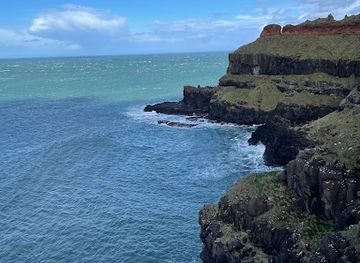 ireland/causeway-coastal-route/attraction/amphitheatre-viewpoint-end-of-the-cliffwalk