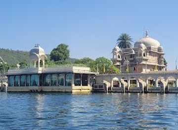 india/udaipur/attraction/jagmandir-island-palace