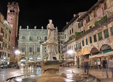 italy/verona/verona-city-centre/attraction/fontana-madonna-verona