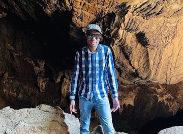 zambia/eastern-province/attraction/leopards-hill-caves