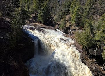 michigan/porcupine-mountains-wilderness-state-park/attraction/rainbow-fallisi7