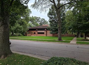 illinois/cicero/attraction/frank-lloyd-wright-prairie-school-of-architecture-historic-district