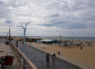 netherlands/scheveningen-beach/attraction/green-lighthouse-southern-pier