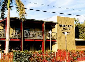 florida/sarasota/attraction/webb-s-city-cellar-by-green-bench-brewery