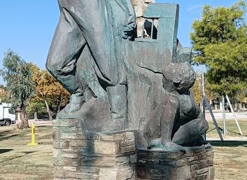 greece/volos/attraction/mnemeio-ethnikis-antistasis