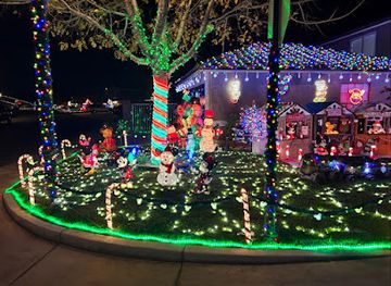 arizona/chandler/attraction/christmas-on-the-corner