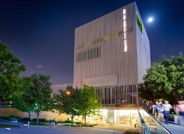 texas/irving/attraction/dee-and-charles-wyly-theatre