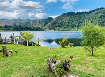 guatemala/pacaya-volcano/attraction/la-pergola-de-la-laguna