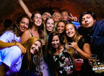 czechia/prague/attraction/clock-tower-bar-crawl