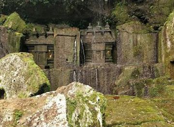 indonesia/bali/attraction/tegal-linggah-cliff-temple