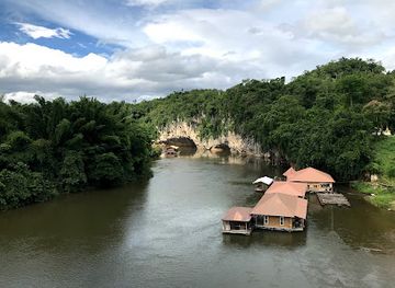 thailand/sai-yok-national-park/attraction/wat-mae-nam-noi